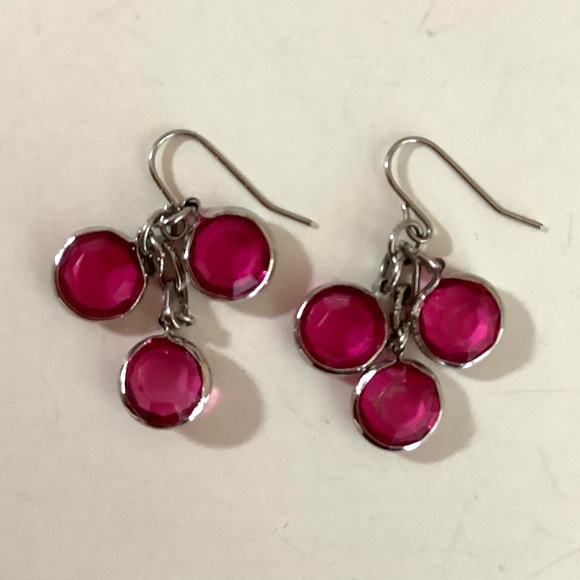 Vintage pink rhinestone bracelet and matching pierced drop earrings - Picture 2 of 4